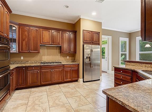 5th image of 139 Pinehurst Dr