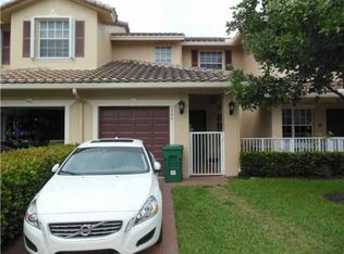 3346 Lakeside Dr, Davie, FL 33328