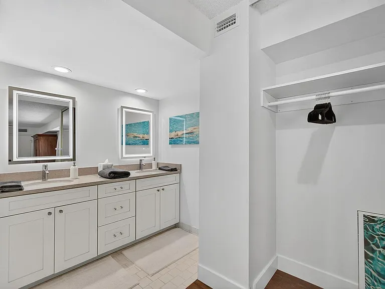 1700 Embassy Dr #103 — Photo 45