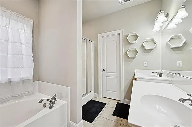 312 Lismore Ln — Photo 12