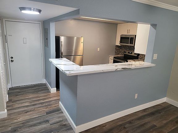 4th image of 4374 NW 9th Ave APT 18-1E