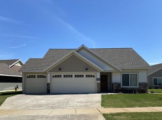1866 Ladbrook Ln, Saint Cloud, MN 56303