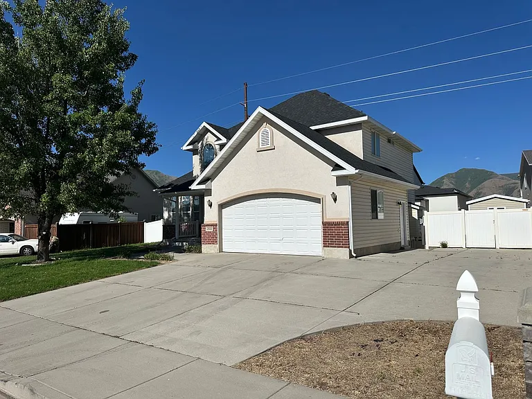 2511 Goodnight Dr — Photo 4