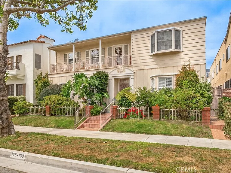 135 1/2 S Canon Dr — Photo 13