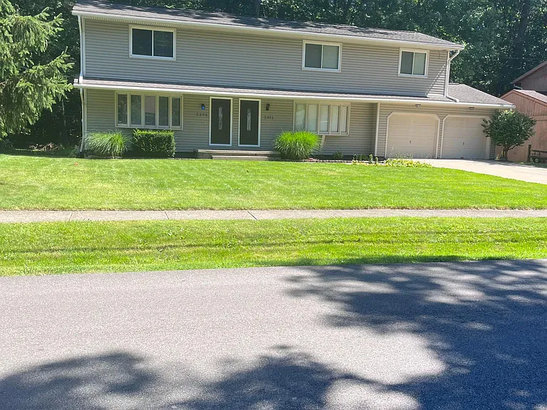 3365 Hiwood Ave — Photo 1