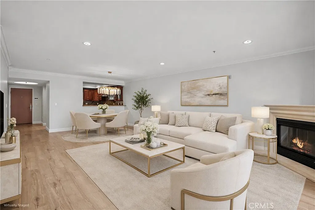 3 bed, 2.5 bath, 1640 sqft, $4,995 — Photo 3