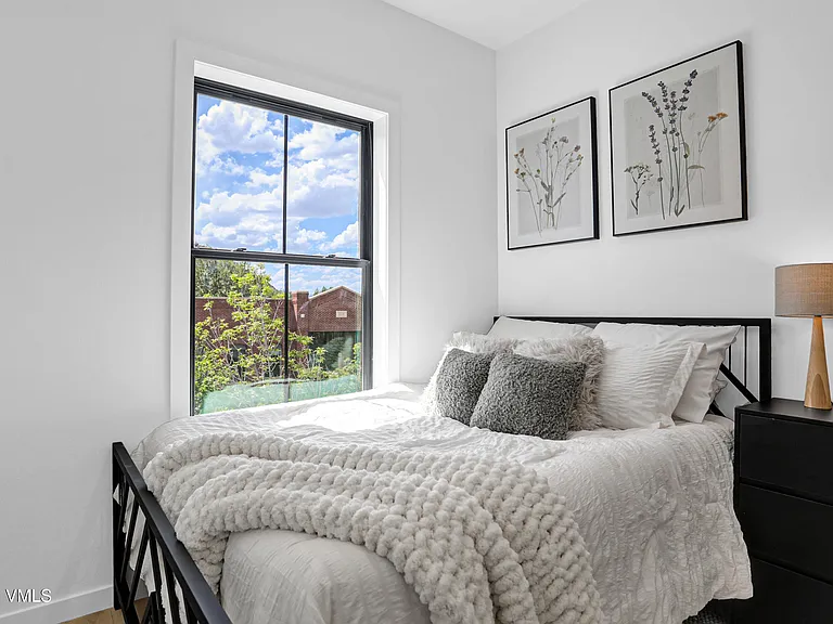 1200 Capitol St #201 — Photo 15