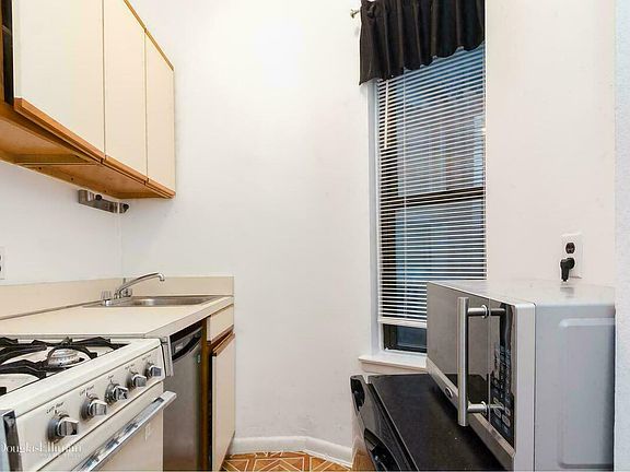 5th image of 531 E 87th St APT 5B