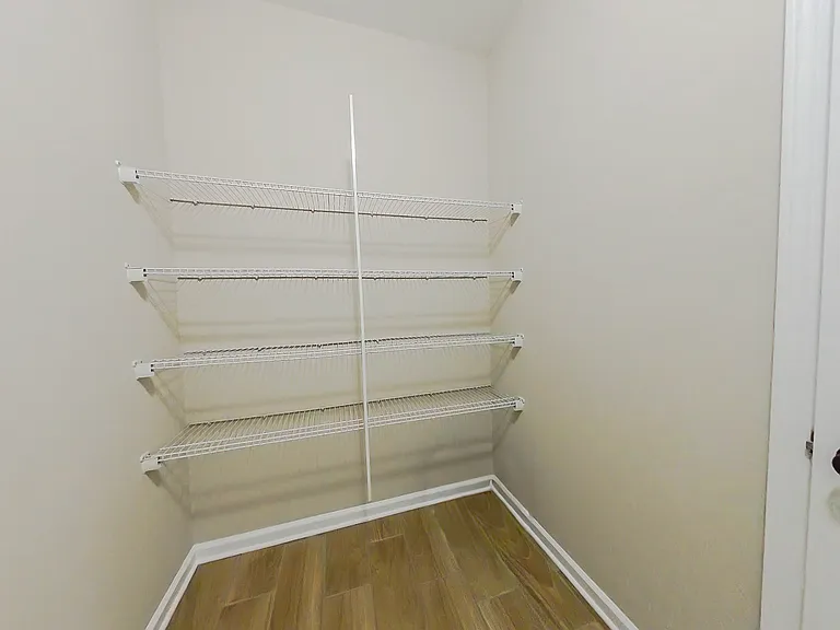 760 Keyes Dr — Photo 9