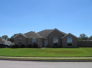 211 McKissic Spring Rd, Centerton, AR 72719