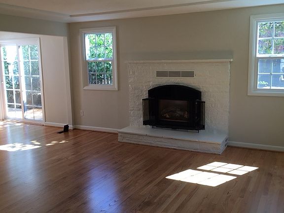 Large living room FP tons of light