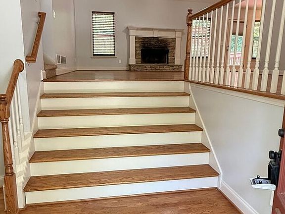 5th image of 102 Oak Ridge Trl SE
