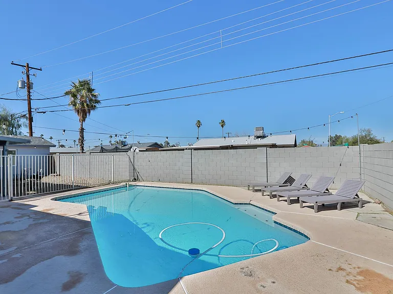 W Jasmine St — Photo 10