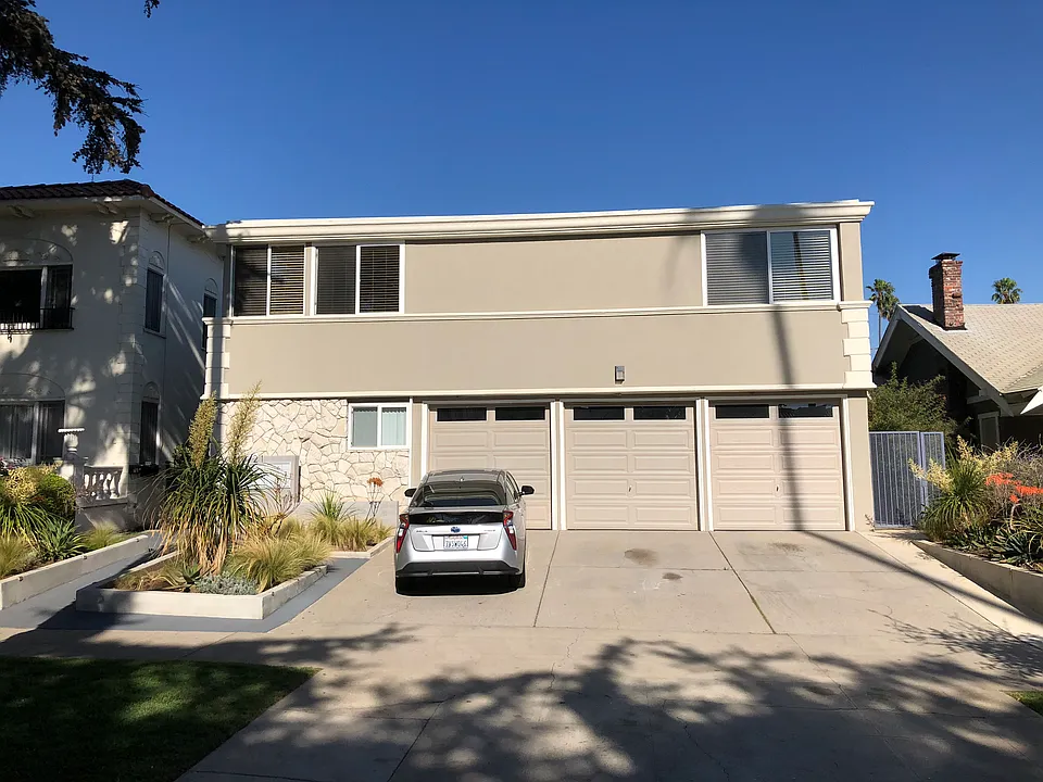 921 Lincoln Blvd