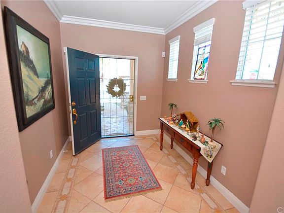 3rd image of 27945 Canyon Hills Way