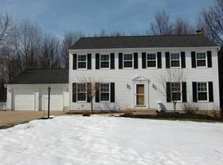 4864 Heights Dr, Stow, OH 44224