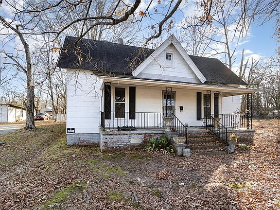 3rd image of 269 Lakeside Ave