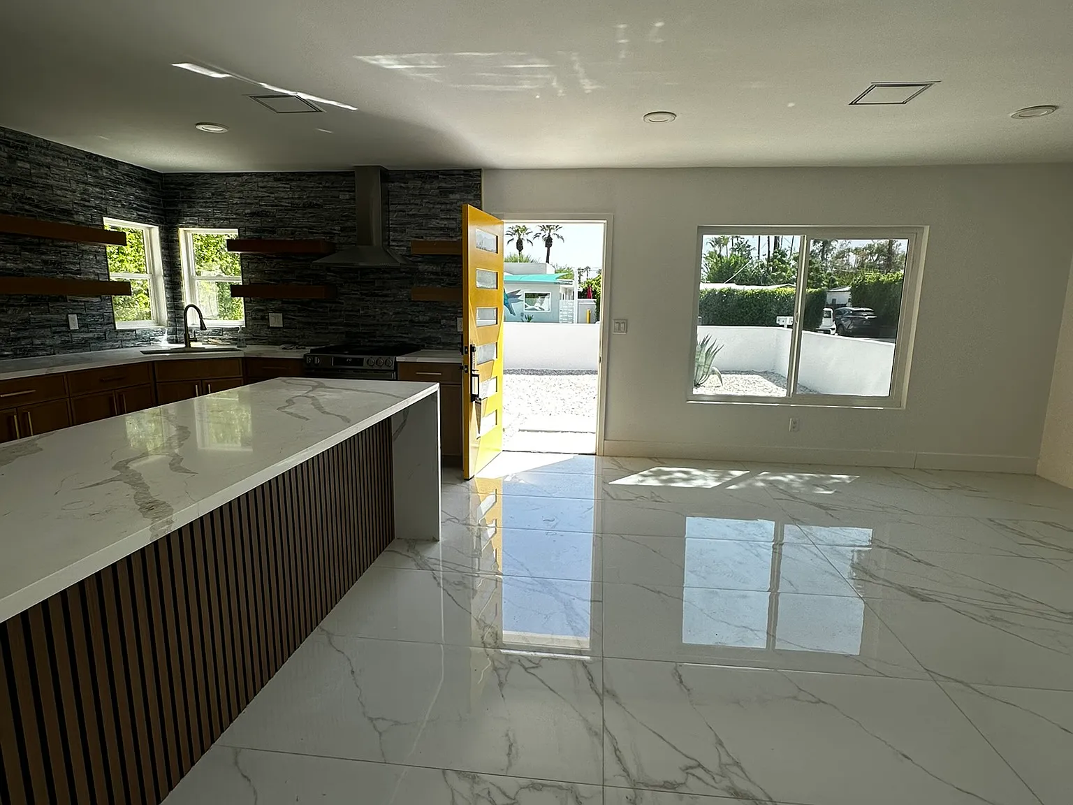 2 bed, $1,900 — Photo 4