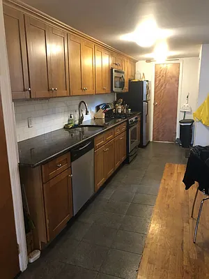 Rented by MCR Realty | media 27