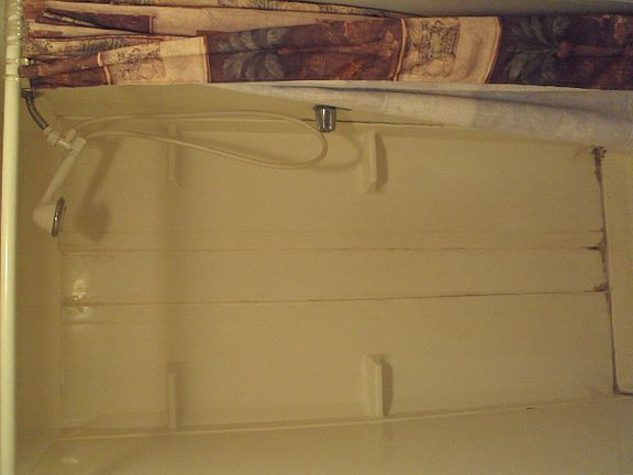 Downstairs showerstall