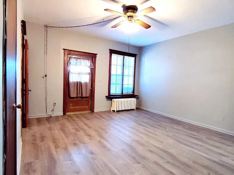 310 N Elm St #4 — Photo 1