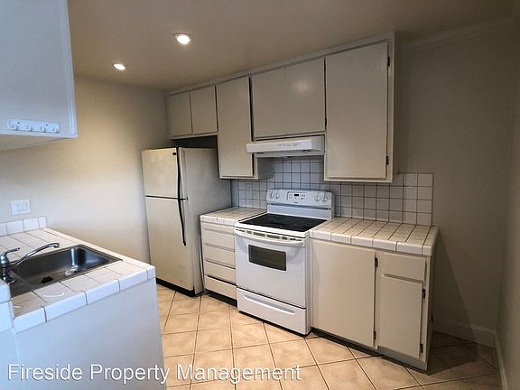 5th image of 885 Wyman Way APT 1