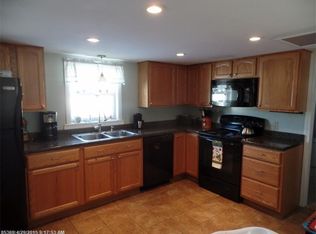 16 Drew St, Lewiston, ME 04240