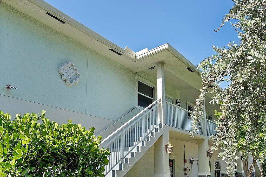 2 bed, 2.0 bath, 850 sqft, $2,000 — Photo 1