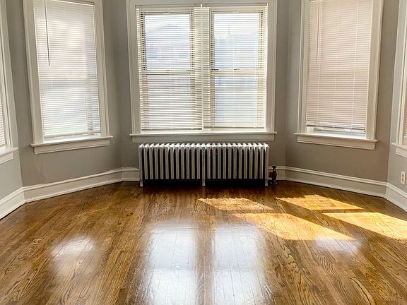 2nd image of 9017 S Bishop St #9019-1