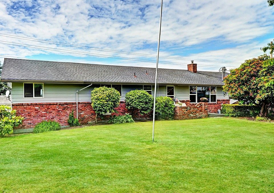 1st image of 1324 83rd Ave SE