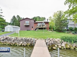 410 N River Rd, Fox River Grove, IL 60021