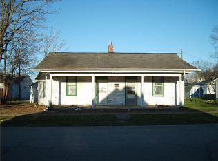 732 Harrison St, Hope, IN 47246