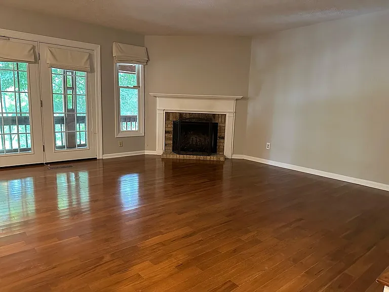 3505 Lakeside Ct — Photo 10