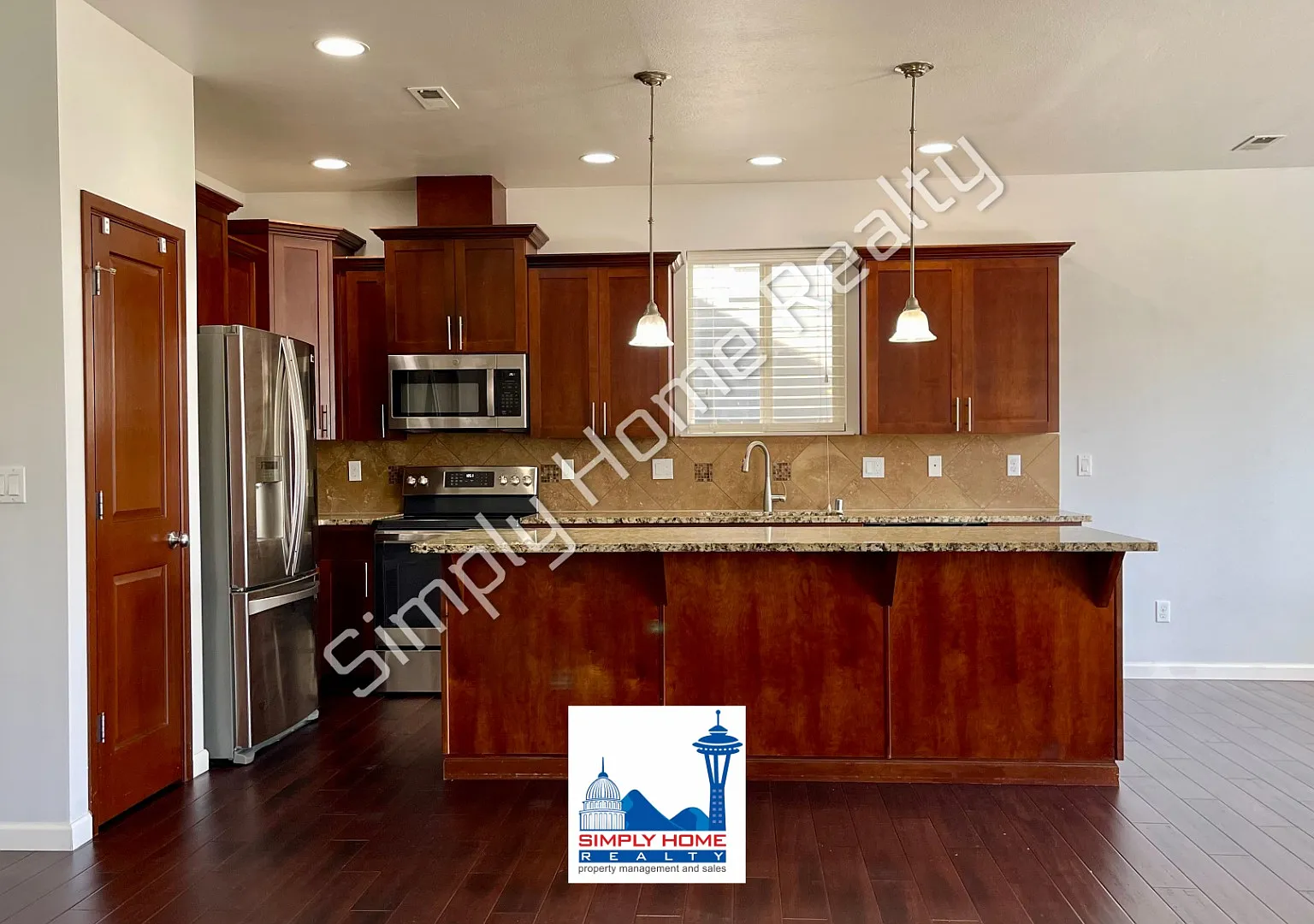 Welcome to this Spacious 4 bedroom, 3.5 bath Home in the Heart of Yelm! — Photo 4