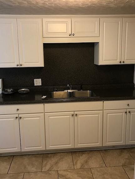 1st image of 28 E Lee St
