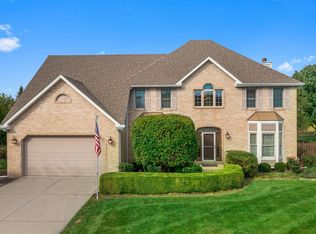 2527 Pinehurst Dr, Aurora, IL 60506