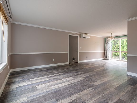 4th image of 15393 SE Rupert Dr