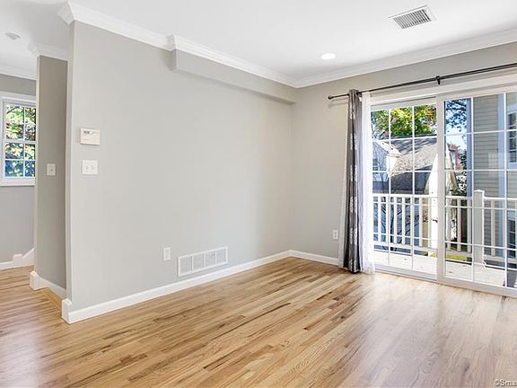 5th image of 54 Myrtle Ave #7