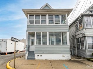 35 East Pl, Lodi, NJ 07644