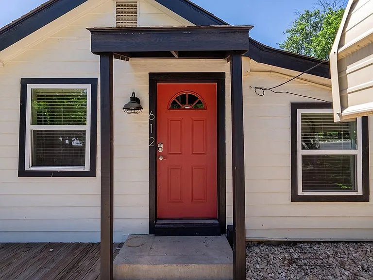 612 Tanglewood Ln — Photo 5