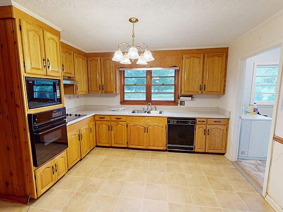 4th image of 612 Glausier St