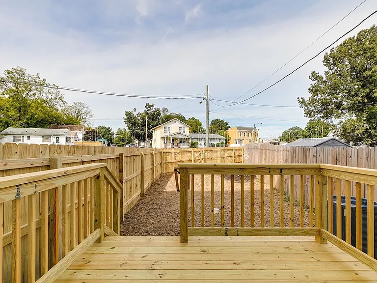 3204 Delaware Ave — Photo 36