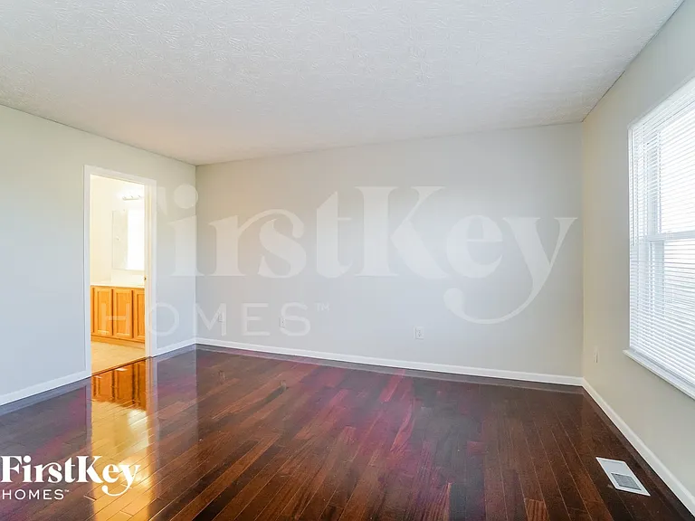 261 Inah Ave — Photo 6