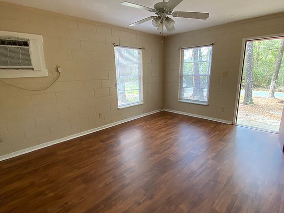 2nd image of 5015 Oleander Dr