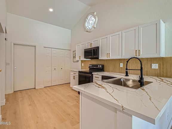 5th image of 15258 N DELRAY Drive