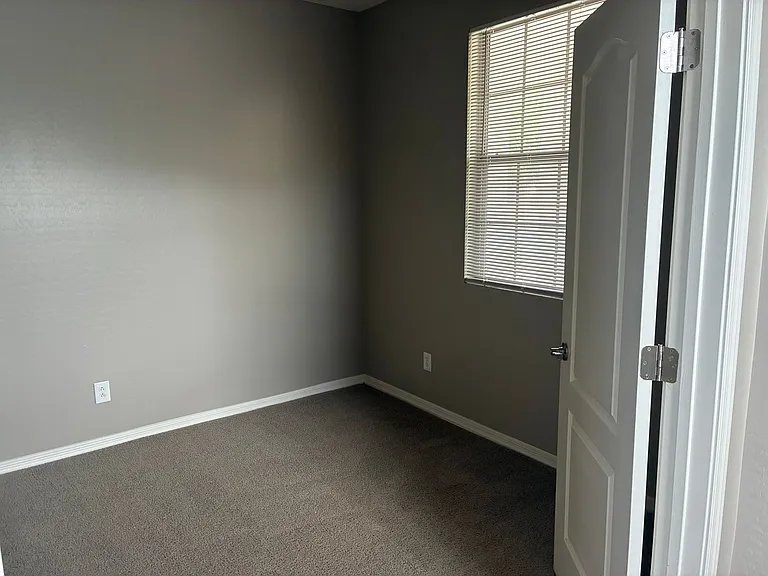10124 E Tamery Ave — Photo 5
