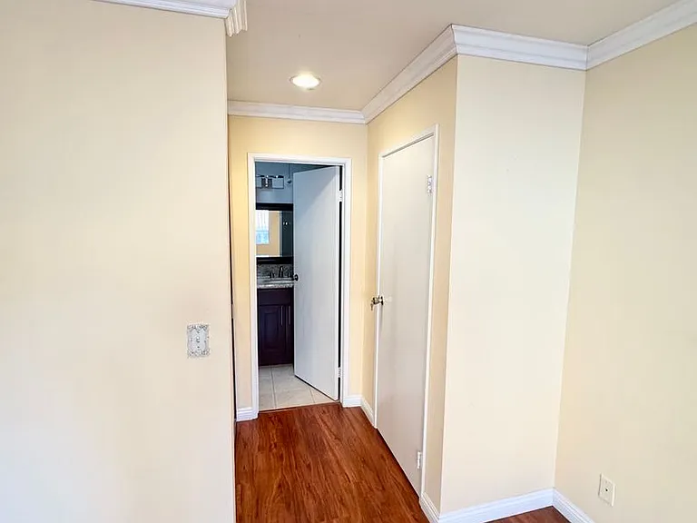 196 N Marguerita Ave — Photo 12