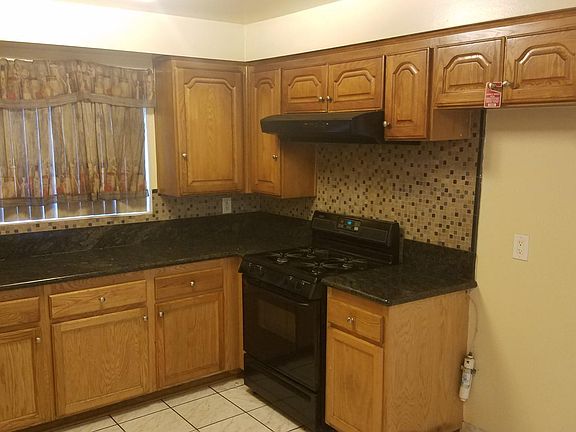 3rd image of 12902 Arroyo Ln