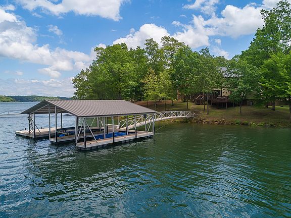 Image 4: Dock