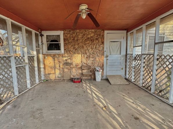 238 W CALERA ST, Uvalde, TX 78801